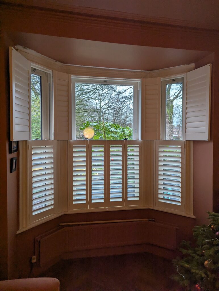 Silk White Harris Hardwood Tier on Tier Shutters Didsbury (2)